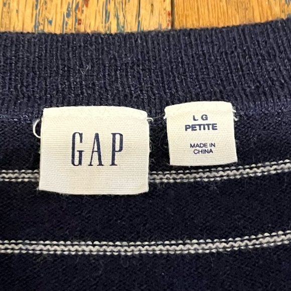 GAP Navy Blue and White Striped Sweater - Size L Petite - Picture 2 of 9